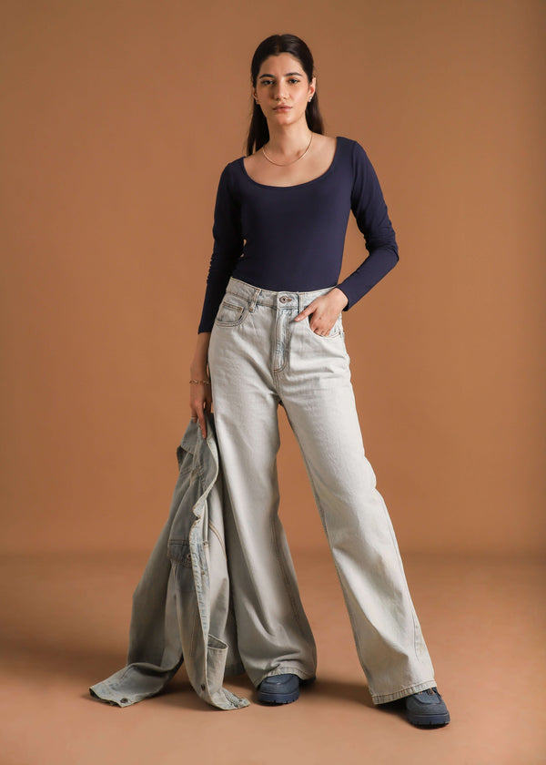SQUARE NECK T-SHIRT