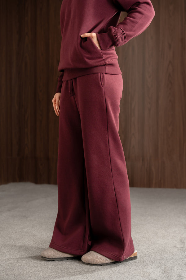 Wide-leg sweatpants